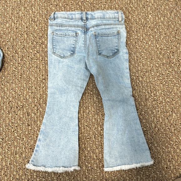 Zara toddler girl raw hem flared Jean - Picture 2 of 2